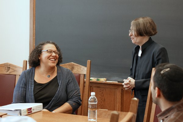 Kim Harris visits Yale Law School.